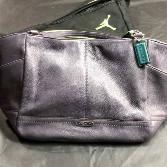 Coach - Picture 2 of 7